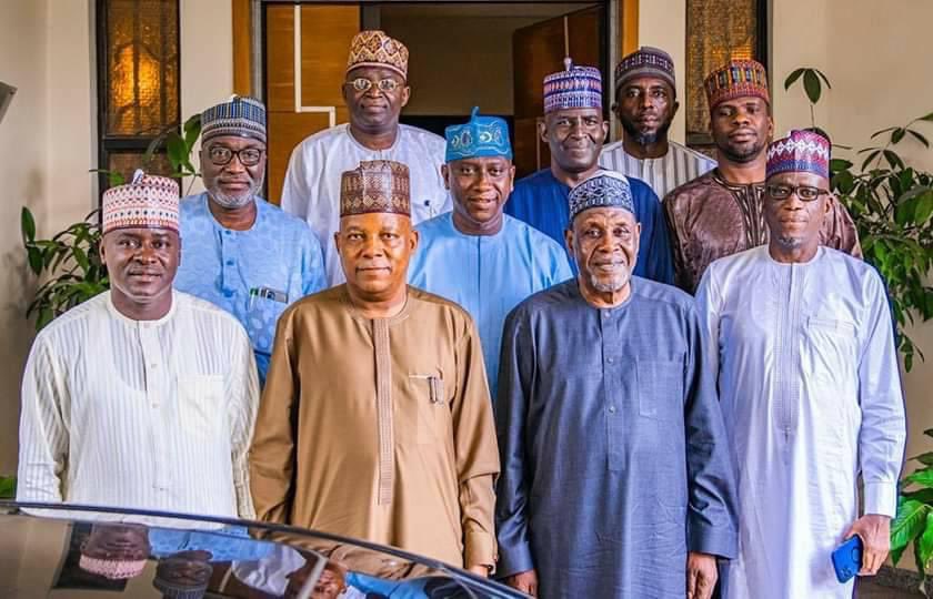 BatProjects23's tweet photo. #Obih no dey give shishi, only consult the church, Him no want the Muslim votes (That's beautiful)

#Atiku is bigger than d whole Nigerian political stakeholders [Him no dey consult anybody[great!]
Tinubu/Shettima have been consulting stakeholders 4 close 2 a year now &amp; not tired https://t.co/Szjp6gwXXQ