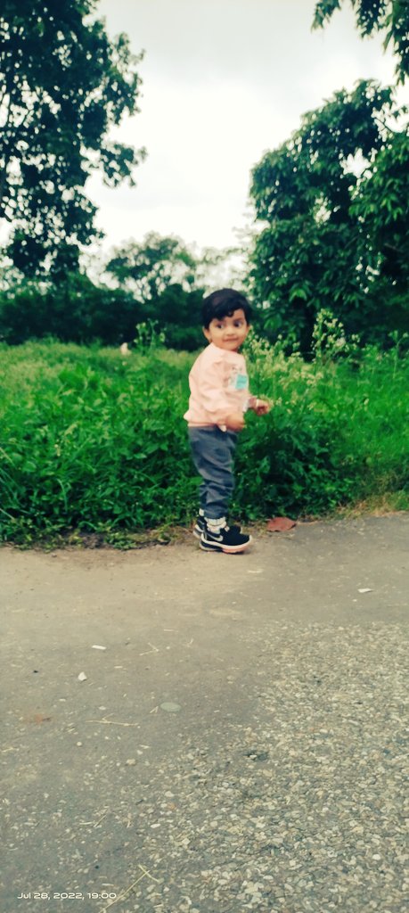 nitinandure0707's tweet photo. आज माझी #निर्वी दोन वर्षांची झाली...!
जगातील सर्वांत श्रीमंत कोणी असेल तर तो मुलीचा बाप हे सत्य परमेश्वराने माझ्या पदरी दिलं...!
पुढच्या तिच्या गोड स्वप्नांना आपला आशीर्वाद मोलाचा आहे...! #HBDNIRVI https://t.co/sceBdZSuc9