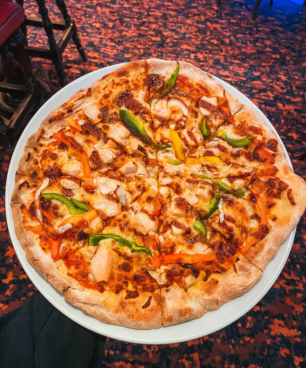 Pizza, Beers, and Carabao Cup action will definitely brighten up your Tuesday Night! ⚽🍻🍕

19:45 - Bradford V Hull City 

#CarabaoCup #Carabao #football #livesport #sport #barrattsclub #sportsbar #pizza #beers