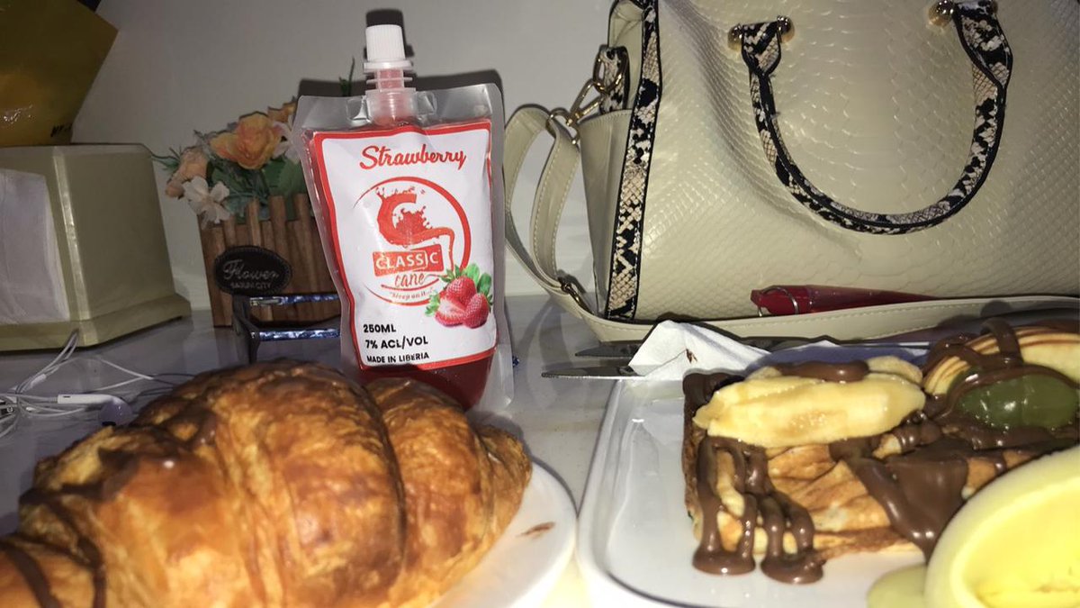 cane_classic's tweet photo. Your favorite strawberry flavor!
Sip Classic_cane
#classiccane #bestcanejuice #MadeInLiberia #sleeponit #buylocalbuildliberia https://t.co/9KiD4ZQsVn