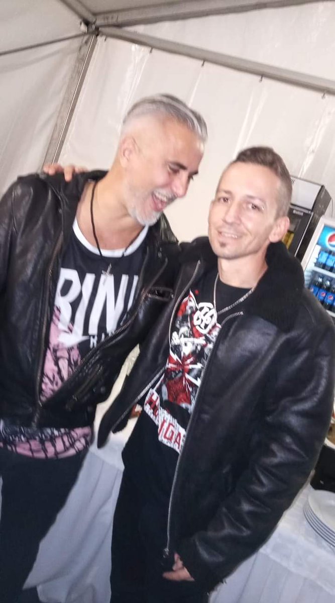 thomasdeville87's tweet image. Koncertfelvételekért és magyar feliratos videókért ne feledjetek feliratkozni a csatornámra! 😉
Ha tetszenek a videók, akkor meghívhattok egy virtuális kávéra (vagy sörre 😄) az alábbi linken keresztül⬇⬇⬇
Buymeacoffee.com/ordogtamas87
#hooligans #csipa #youtube #koncert