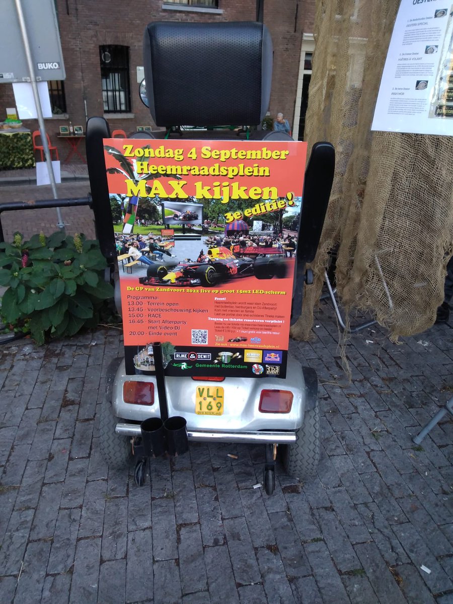 Ah, je bent ook bij de Ketels in Delfshaven geweest...ik gisteravond. Gezellig he? Vrienden band DIT traden op, zijn ook 17 sept. te zien in Park OW. Gr. Ron