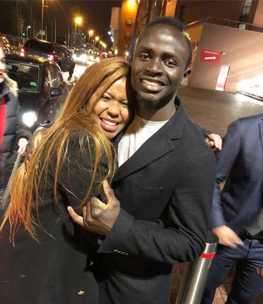 ChrisExcel102's tweet photo. Our sisters are very brave .. 😭😭 https://t.co/7u9wZlx04f