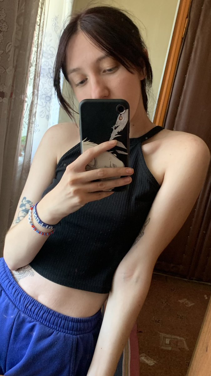 vitkaaaaaaaa's tweet photo. сходить по психолога? ні
хуйнуть самій собі чолку? ДА https://t.co/QGHpUBpnoz
