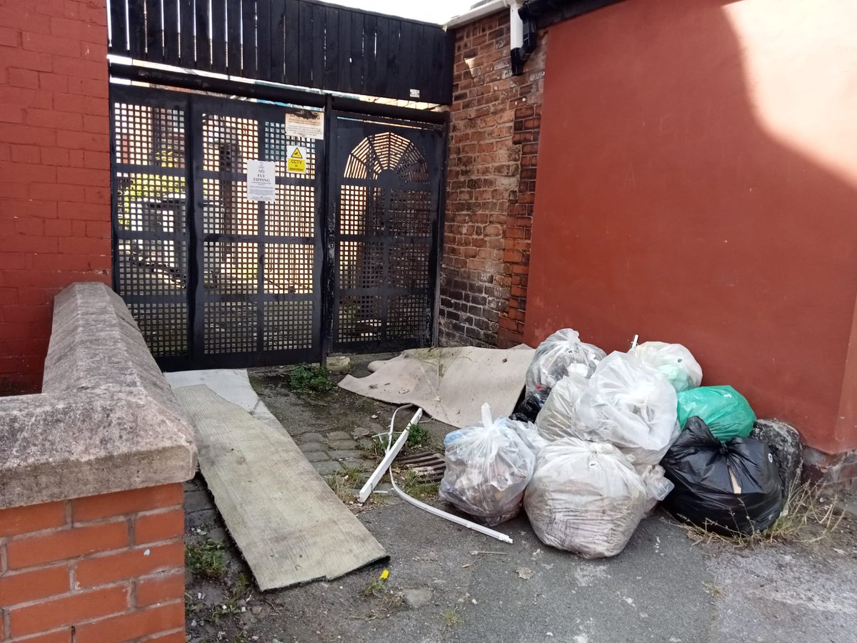 3 hours of weeding and litter clearing on Russell Rd L15. Good work from <a href="/PennyLnWombles/">PennyLaneWombles</a> <a href="/MHowie81/">Mark</a> <a href="/Richard8266/">Richard Byrne</a> and everyone else who helped. Bags flagged to <a href="/lpool_LSSL/">Liverpool Streetscene Services Ltd</a> for collection.