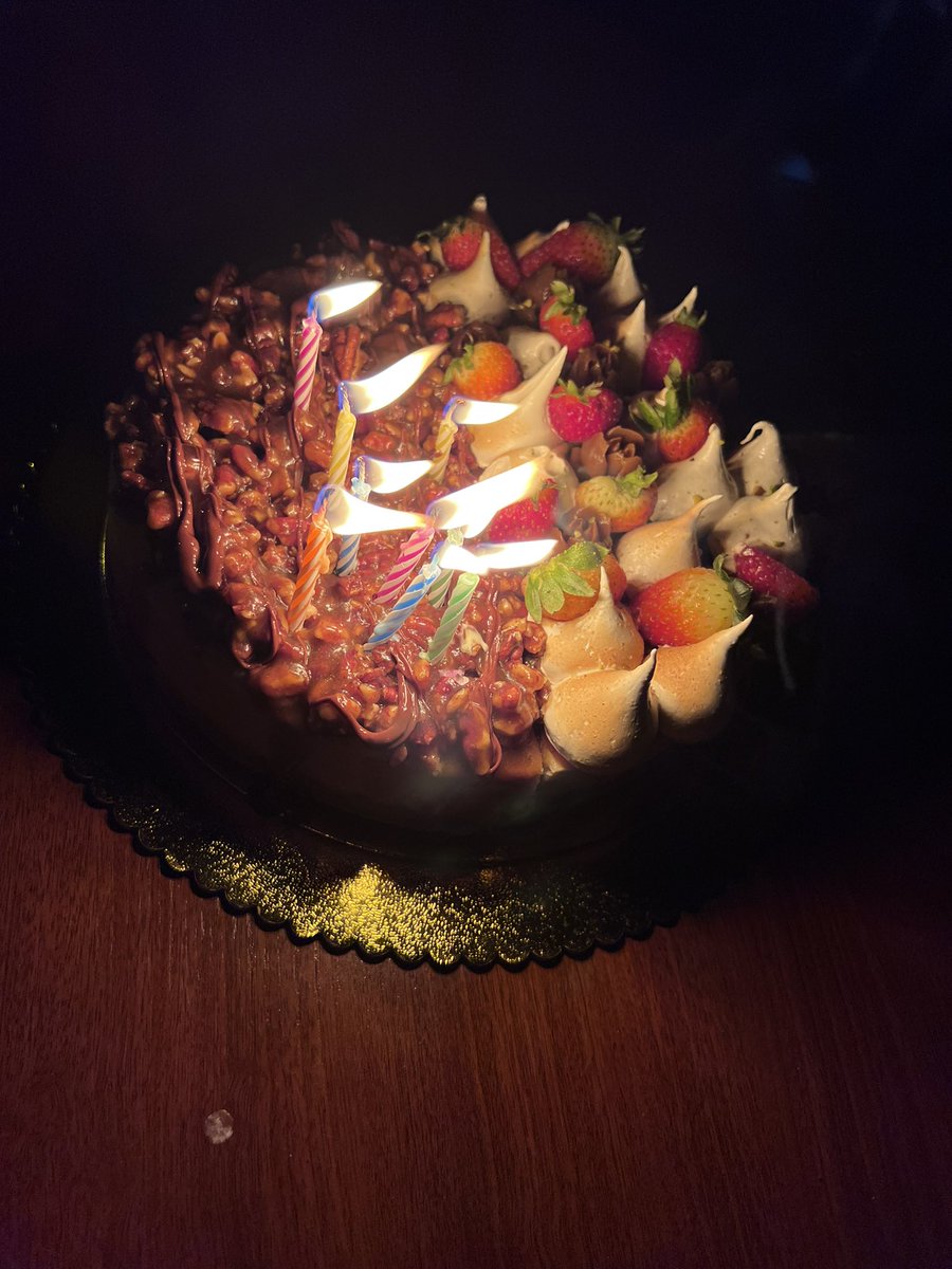 alfonso_foster's tweet photo. Porque no nos gusta equivocarnos… 

Los dulces de los cumple son solo de:  @Casa_Chen2020 

#NoFallan https://t.co/t52BCYO961