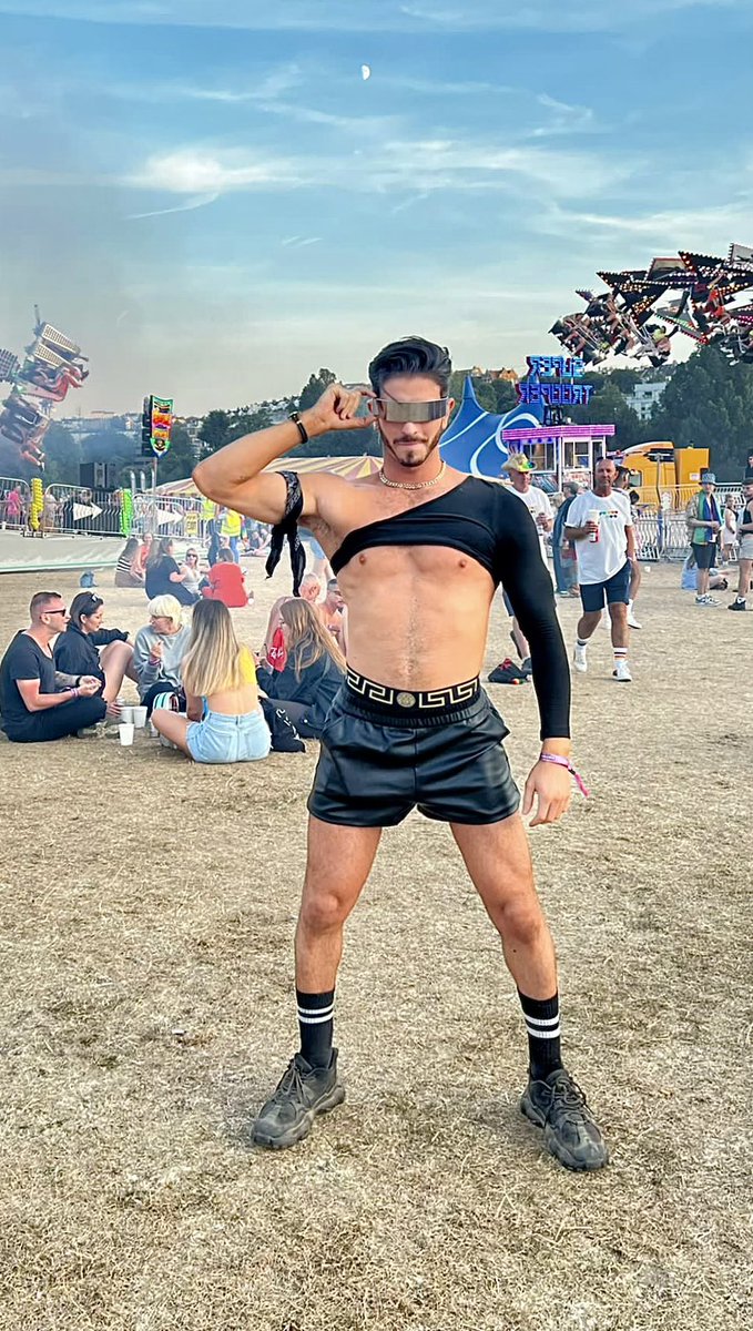 Too dirrty to clean my act up #BrightonPride