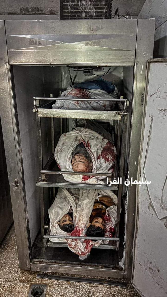 HijaBii_1's tweet photo. باپ، بیٹی اور دو بیٹے اسرائیلی دہشتگردی کا شکار 💔
#Ghazzaunderattack https://t.co/rvDDRBTezM