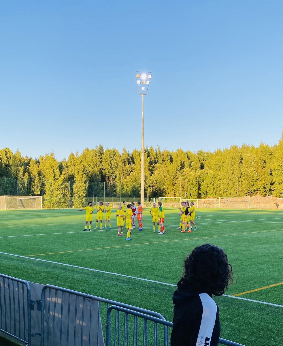 NiilonPojat's tweet photo. Ilves/2 kaataa upeasti sarjakärjen: ILVES/2 - ikissat ft 2-0 (0-0)
#Ilves #Ilves2 #Kakkonen #Tampere https://t.co/IBpVKfJwU4