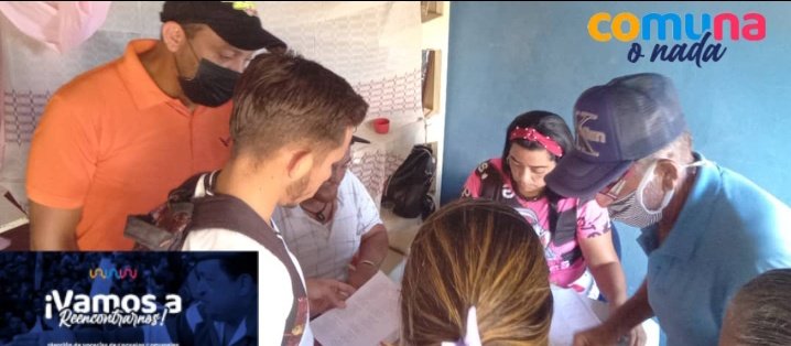 Mpcomunas_Lara's tweet photo. #07Agos
Al momento// Desde el Municipio #Torres #TrinidadSamuel
Acompañamos Elecciones del Consejo Comunal #ProfJacoboOropeza de la Comuna #CalicantoLaPatriaNueva donde hay una gran cantidad de participación

#ComunaONada
#VamosAReencontrarnos https://t.co/U8bTU5F2dK