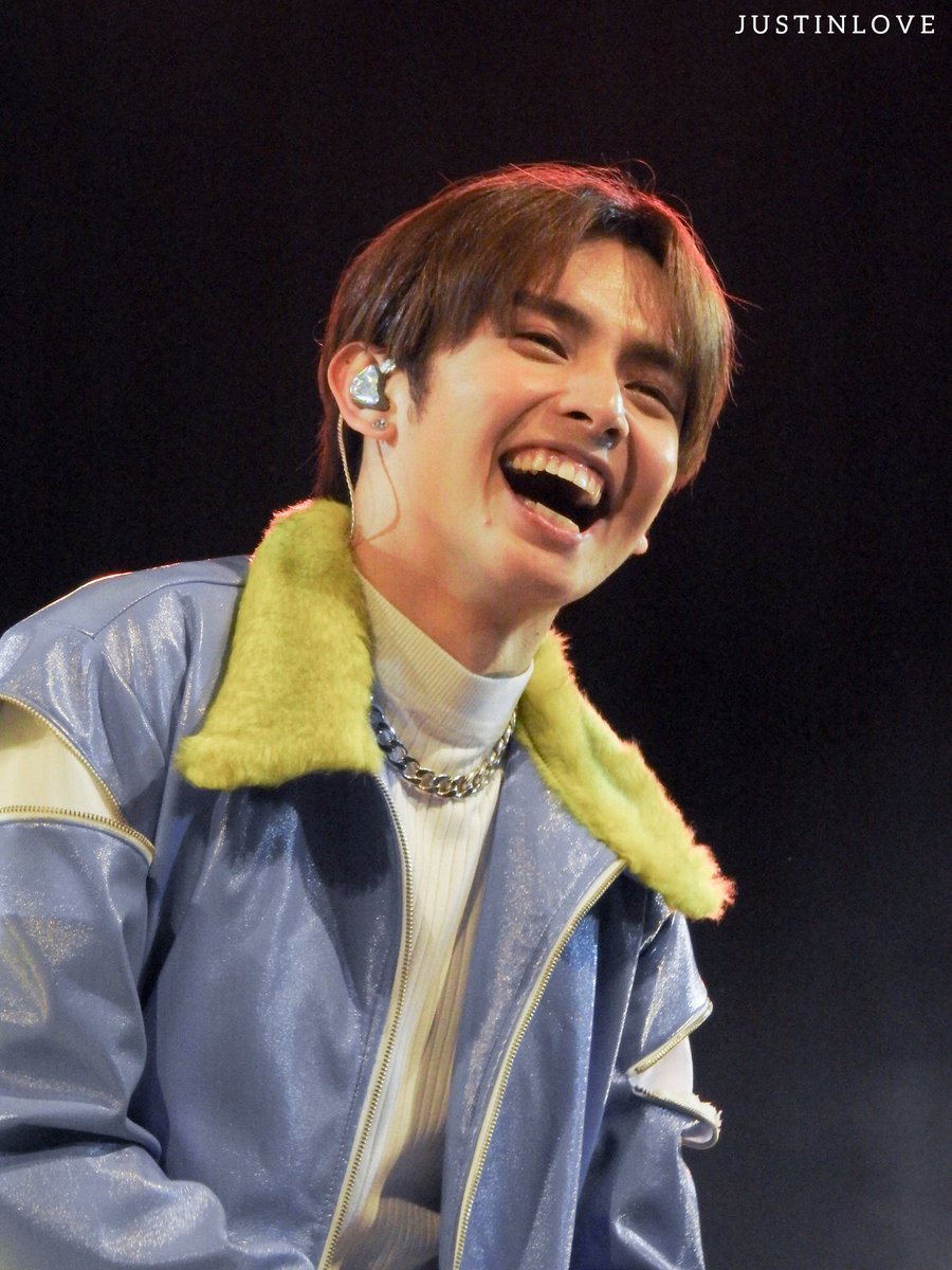 justinlove7798's tweet photo. 220807 SB19 at Acer Concert Day Moa Arena

MakeYourGreenMark with SB19
#MakeYourGreenMark #AcerDay2022
@SB19Official  #SB19_JUSTIN
#STANWORLD #SB19 #WeStanEarth https://t.co/jmIKlDBbXt