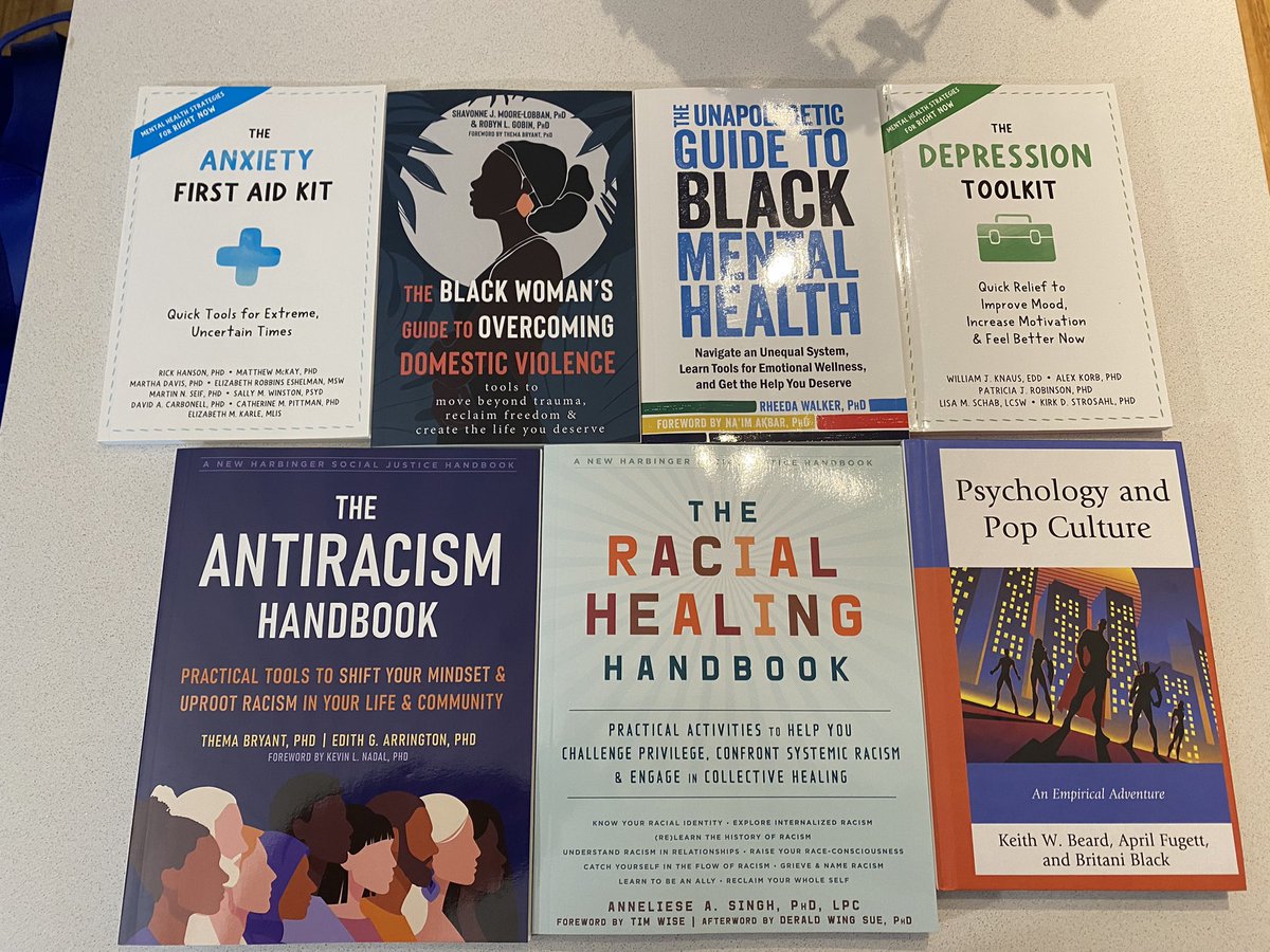 _nessiethegreat's tweet image. My #APA2022 book haul 🥰!