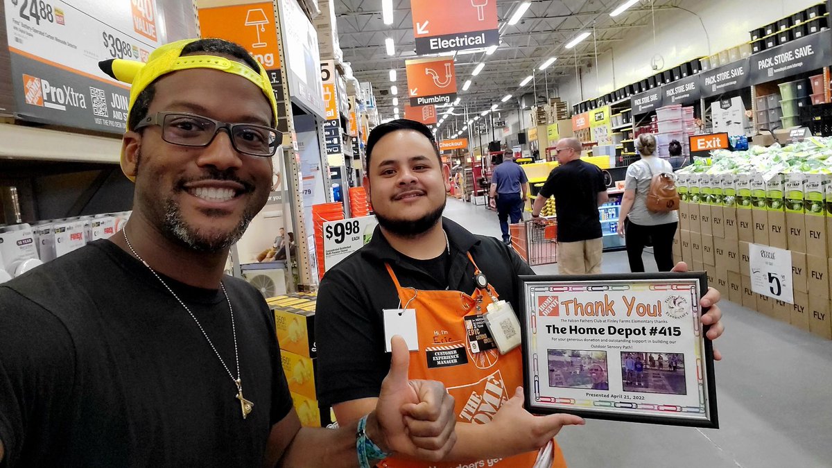 Big shoutout to 0415 and Felicia and Eric with helping out Finley Farms with there special needs programs. Great connection great cause! <a href="/FeliciaPuente05/">Felicia Duran</a> <a href="/mosesjedTHD/">Jed Moses</a> <a href="/ConnieEB_THD/">Connie Elia-Boushie</a> <a href="/D66Celest/">Sheldon Celestine 🇹🇹🇺🇸</a> <a href="/cat_thanner/">Cathy Thanner</a>