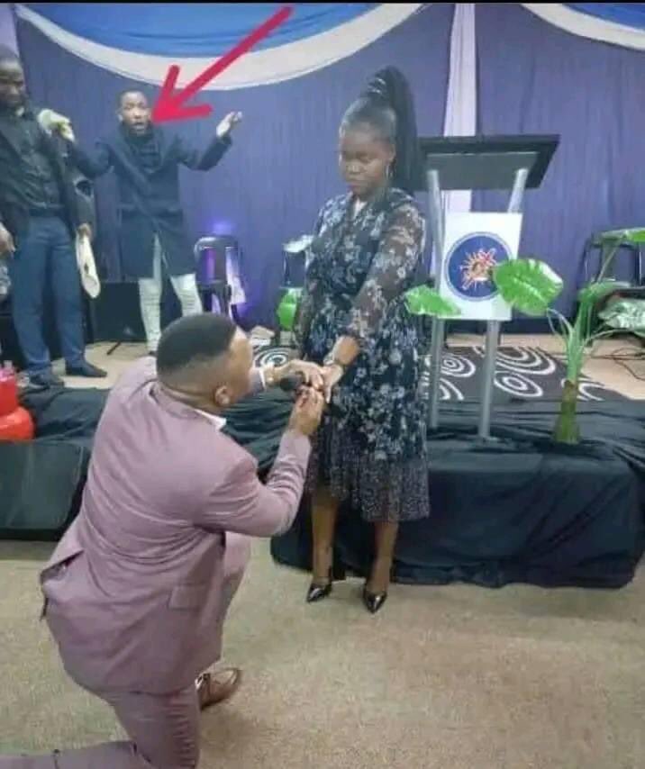 gatsheni_xolo's tweet photo. Church😂😂😭😭😭 https://t.co/Rrd66X3ZDj