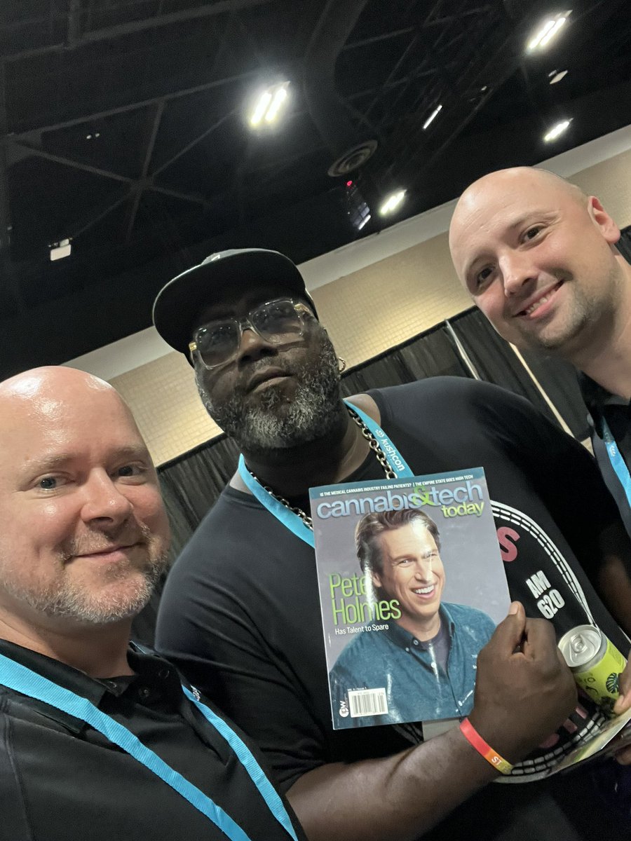 cannatechtoday's tweet photo. @IanBeckles @LofaTatupu51 talking sports and the benefits of hemp and cannabis for performance and longevity at @kush_con. 

@shiggins_IPW #kushcontampa @ZoneInCBD @sk40_reignman @chucko24 https://t.co/6VeOqo3UIQ