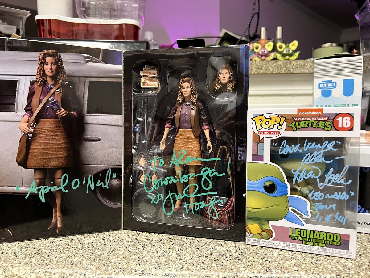 Got to meet #BrianTochi and @Heyjude629 at the bell county comic con yesterday. Leonardo and April O’Neal back together again. Both great down to earth people. And got a couple things signed. Great to relive childhood memories with my amazing wife @MrsSP2013