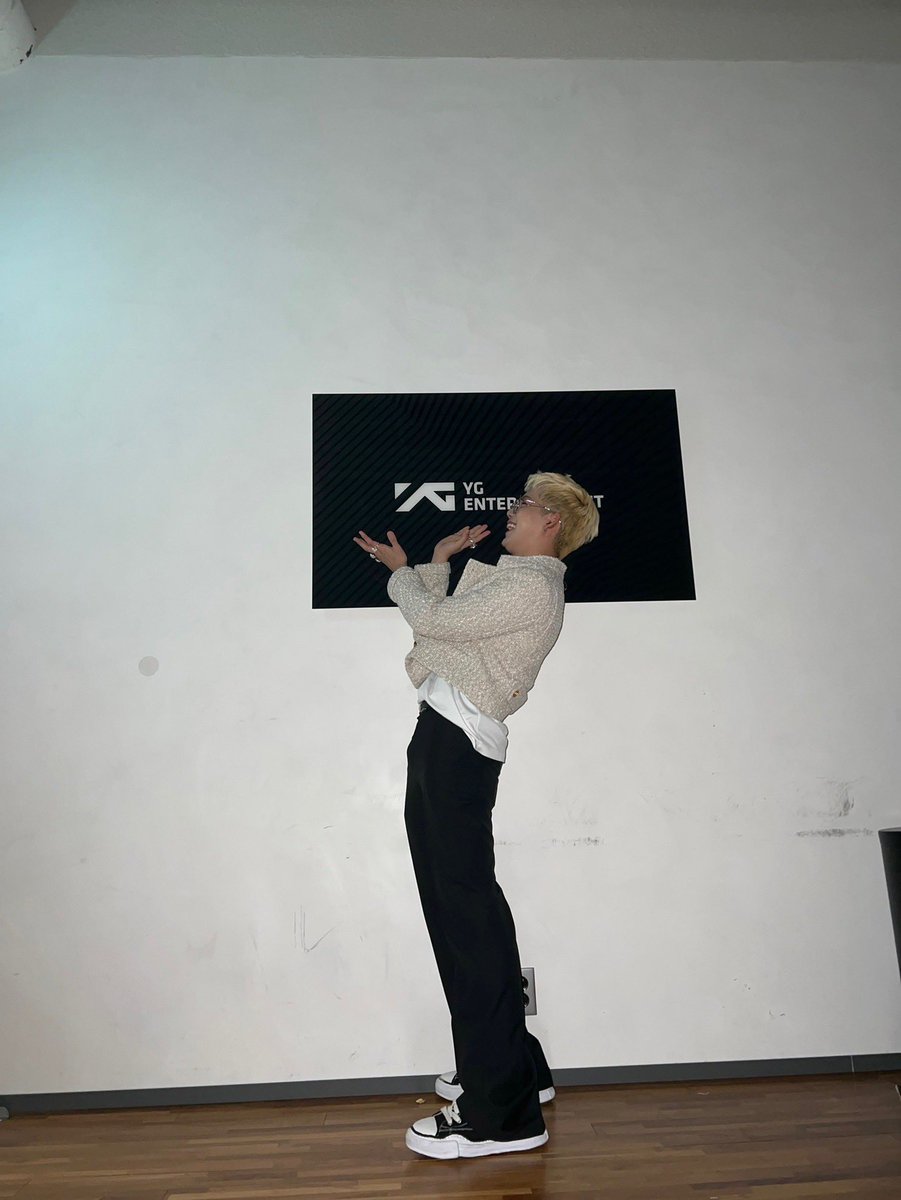 TREASURE (@treasuremembers) on Twitter photo 2022-08-07 13:48:31 νΈλ© λ무 ν볡ν ν루μμ΄μ!!! λ무λ무 κ°μ¬νꡬ μ°λ¦¬ 2λ
μ λμ΄ νμλμ ν¨κ» μμ°μ± μμν΄μ λ€κ°μ΄πππ μ§μ§ μ¬λνꡬ λ΄μΌλΆν° λ€μ μμμΌμ΄μ§λ§β¦ κ·Έλλ μ°λ¦¬ λ λ€μ 3μ£Όλ
μ ν₯ν΄ μ΄μ¬ν λ¬λ €κ°λ΄
μλ€!!ππ₯ππ₯ #μ΅νμ #CHOIHYUNSUK νΈλ© λ무 ν볡ν ν루μμ΄μ!!! λ무λ무 κ°μ¬νꡬ μ°λ¦¬ 2λ
μ λμ΄ νμλμ ν¨κ» μμ°μ± μμν΄μ λ€κ°μ΄πππ μ§μ§ μ¬λνꡬ λ΄μΌλΆν° λ€μ μμμΌμ΄μ§λ§β¦ κ·Έλλ μ°λ¦¬ λ λ€μ 3μ£Όλ
μ ν₯ν΄ μ΄μ¬ν λ¬λ €κ°λ΄
μλ€!!ππ₯ππ₯ #μ΅νμ #CHOIHYUNSUK