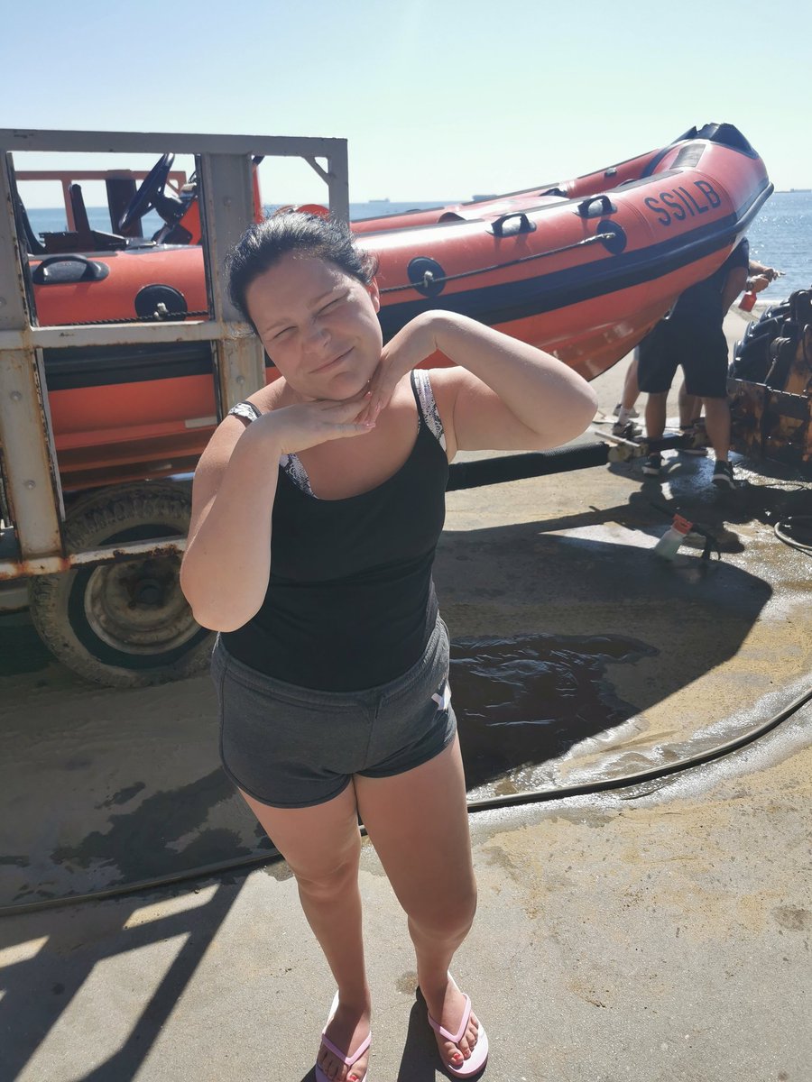 scottstevens66's tweet photo. @sandownlifeboat Ciara same pose 8 years apart https://t.co/y3cIeH136g