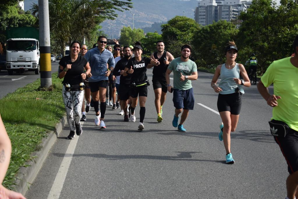 MaratonMedellin's tweet photo. Domingo en #Medellin, entrenamos con #ProyectoWeRun 🏃🏃♀️🏃♂️ https://t.co/sDMEBPVPg5