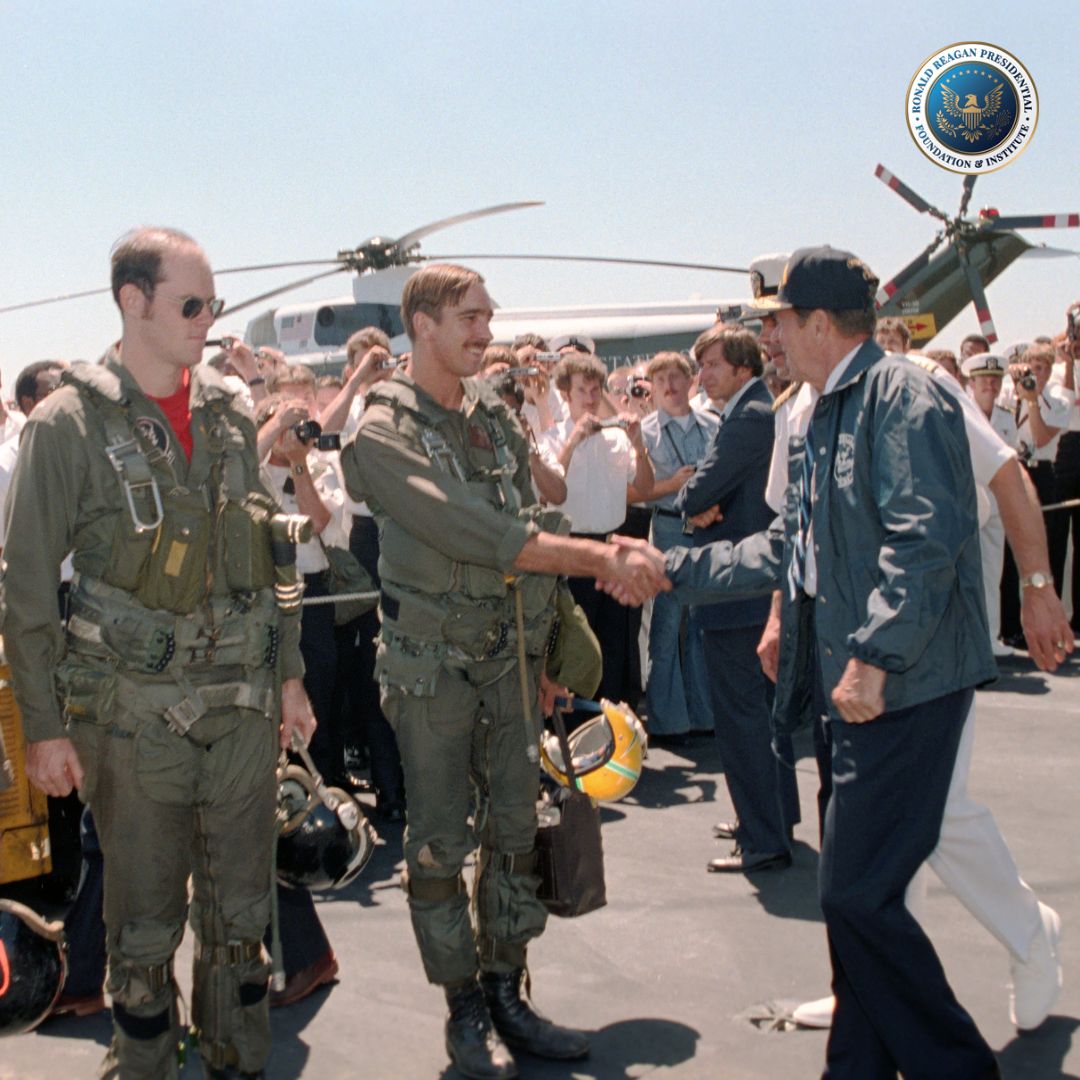 RonaldReagan's tweet photo. “Let us be grateful for the providence that sends among us men and women with the courage and vision to stand peacefully but unyieldingly for what is right.” – Ronald Reagan https://t.co/NM4mm71e8r