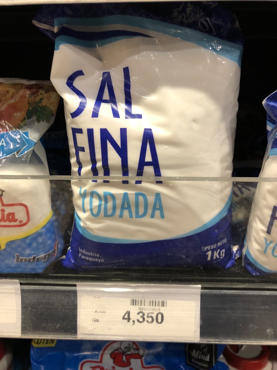 amifera's tweet photo. Mismo producto, sal fina yodada, uno a G 4.350/Kg el otro con un packaging más atractivo y elaborado a G 12.000/kg, una relación de casi 3 a 1, el valor agregado del diseño. https://t.co/CVfKgK6UHH