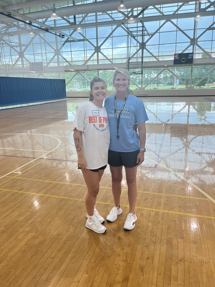 bella white tweet media