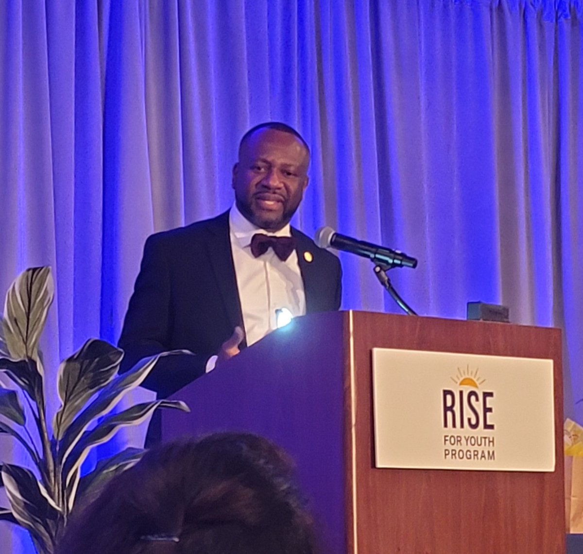 Today was awards dinner for inaugural cohort of #RISEforYouth Program, a first of it's kind collaboration between @MayoClinic & @MnNaacp Congratulations to our amazing scholars!! 👏🏿. We are so proud of you and you're amazing leaders! Bravo!! #MayoRISEforEquity @NAACP @MayoEquity