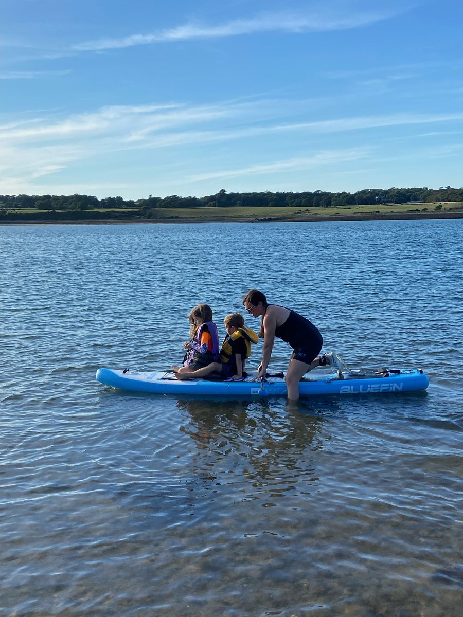 Gembowhitty's tweet photo. @bluefinsups the whole family is loving our new paddle board. From Monday in #NorthWales to #Singapore on Sunday! https://t.co/6EclMLn5bx