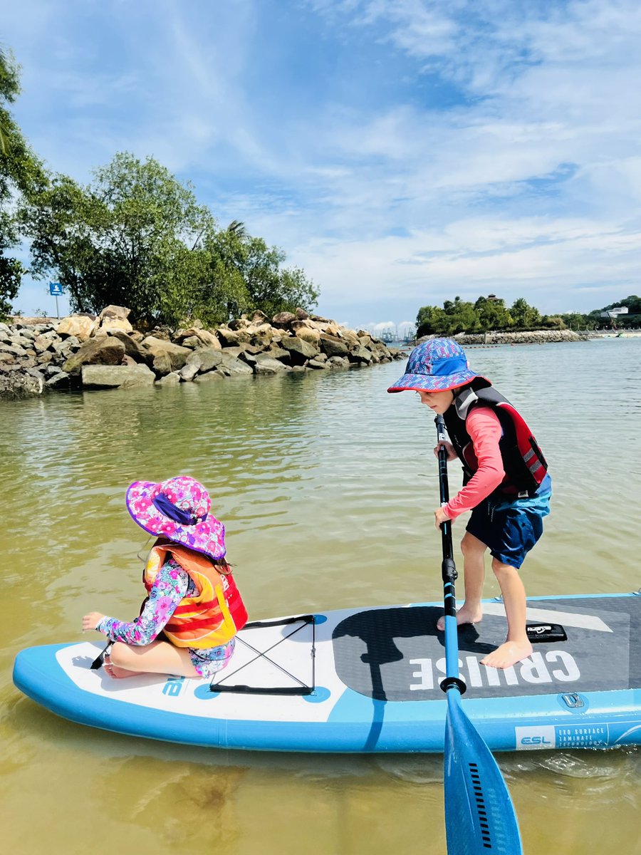 Gembowhitty's tweet photo. @bluefinsups the whole family is loving our new paddle board. From Monday in #NorthWales to #Singapore on Sunday! https://t.co/6EclMLn5bx