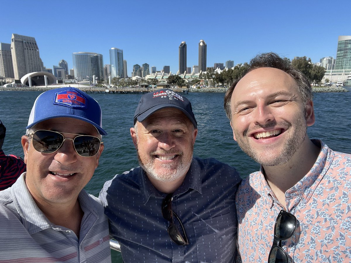 tonymanolatos's tweet photo. Matt to photographer: “Make us look young, thin, and successful.”
Photographer: “You look successful.”
😂😎👍🏼 #prbros https://t.co/Ftf7sTnOHX