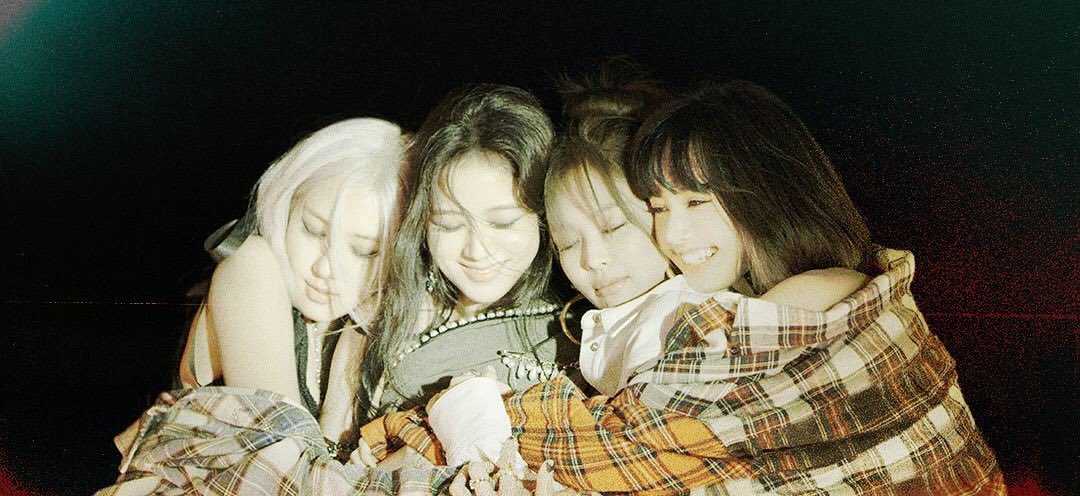 villainpinks's tweet photo. best girls @blackpink 🥰

#SIXcredibleYearsWithBLACKPINK
#육년동안_내심장의색은_블랙핑크
#อยู่กันมา6ปีแล้วนะBLACKPINK
#BLACKPINK出道六周年快乐 https://t.co/OnhClWlgxz