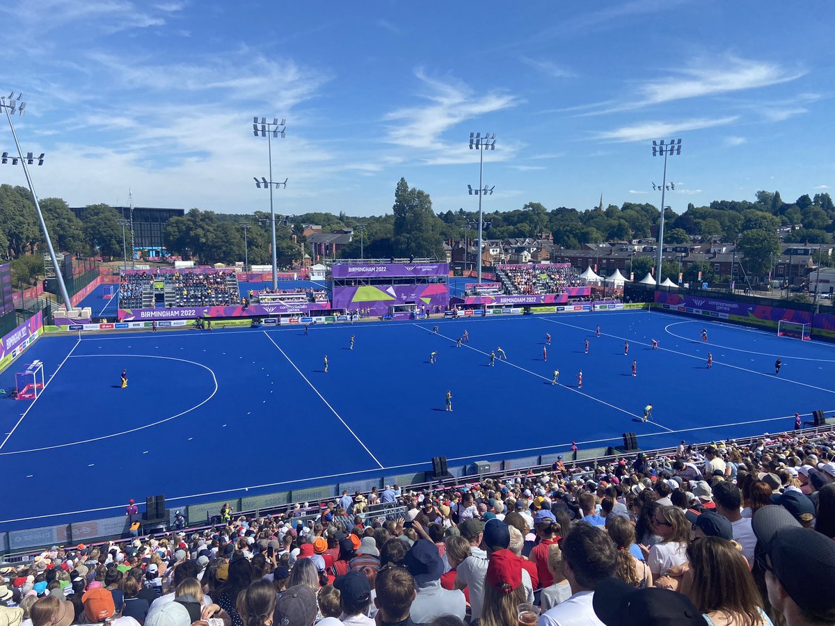 Watching England v Australia in the gold medal match at the Commonwealth Games 🏑 🏴󠁧󠁢󠁥󠁮󠁧󠁿 🇦🇺 #B2022 <a href="/CN_PE/">Castle Newnham PE</a>