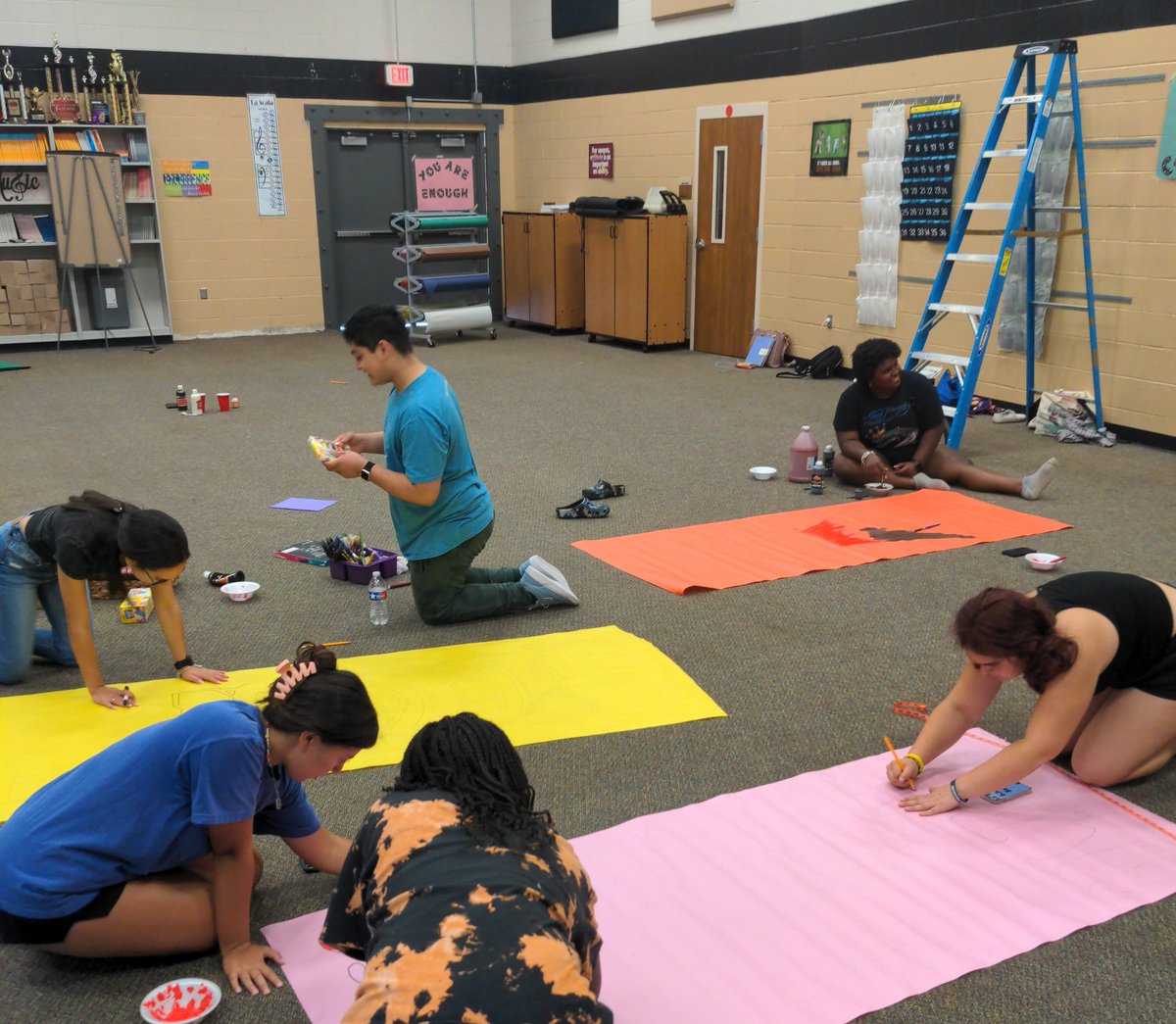 Thank you to the amazing Conroe Choir officer team for their work in the choir room last week! 🫰🫰
<a href="/ConroeHSCISD/">Conroe High School, Conroe ISD</a> <a href="/Tasha_Smith78/">Tasha Smith</a> <a href="/ConroeFineArts/">Dr. Robert Horton</a>