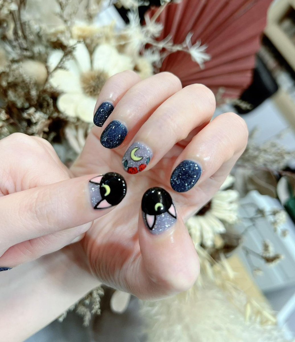 StarrySnow303's tweet photo. ♥️my sailor moon nails!! ^_^ #cheeringmyselfup https://t.co/yWu4zvMshA
