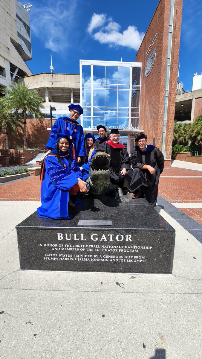 And with graduates <a href="/Amaraltf/">Thiago Amaral</a>, <a href="/_chibikawaii/">Paula Molinari</a> and Terry Wells.