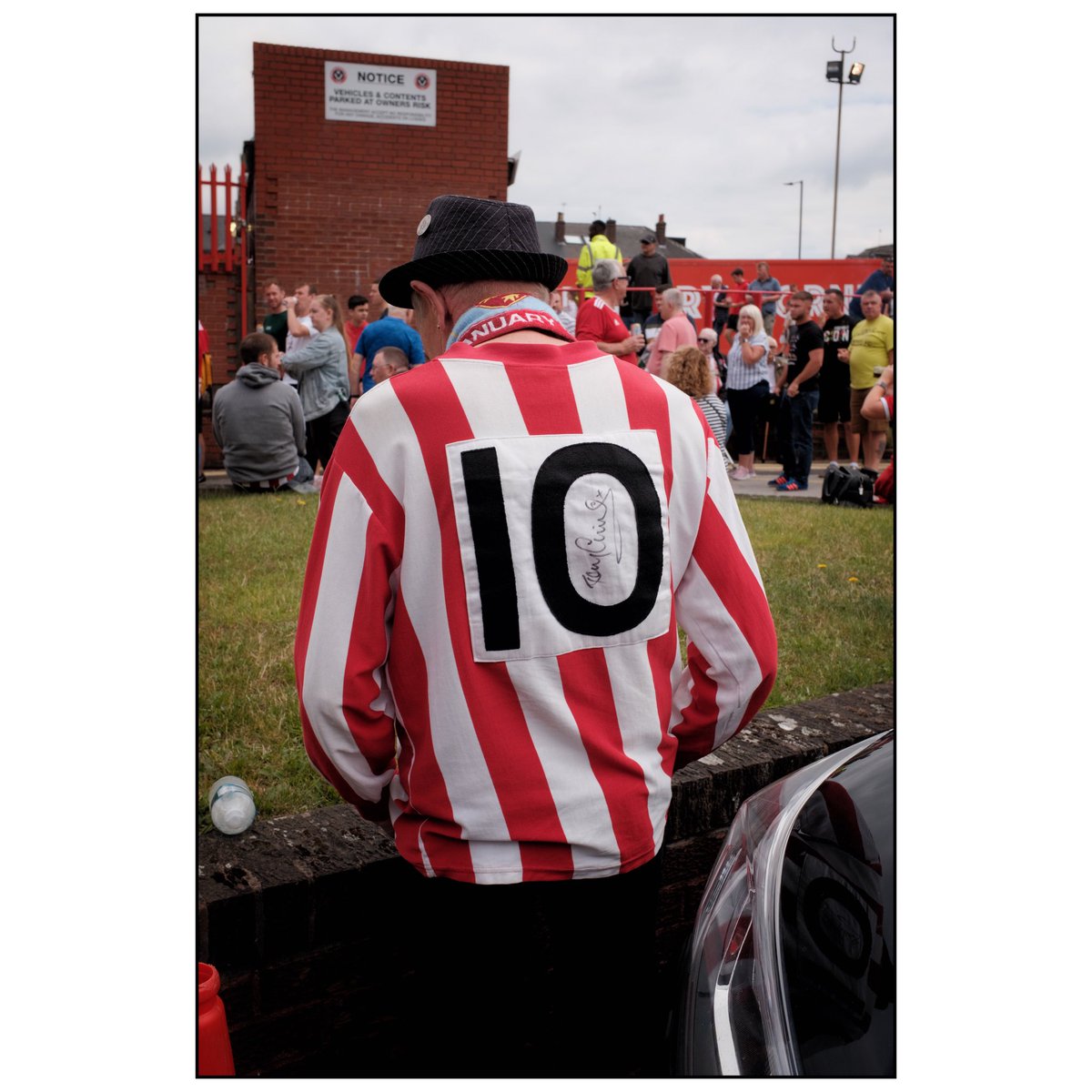 Signed #tonycurrie shirt proudly worn before #sheffieldunited match against #millwall at #bramalllane August 6, 2022 #sufc #blades