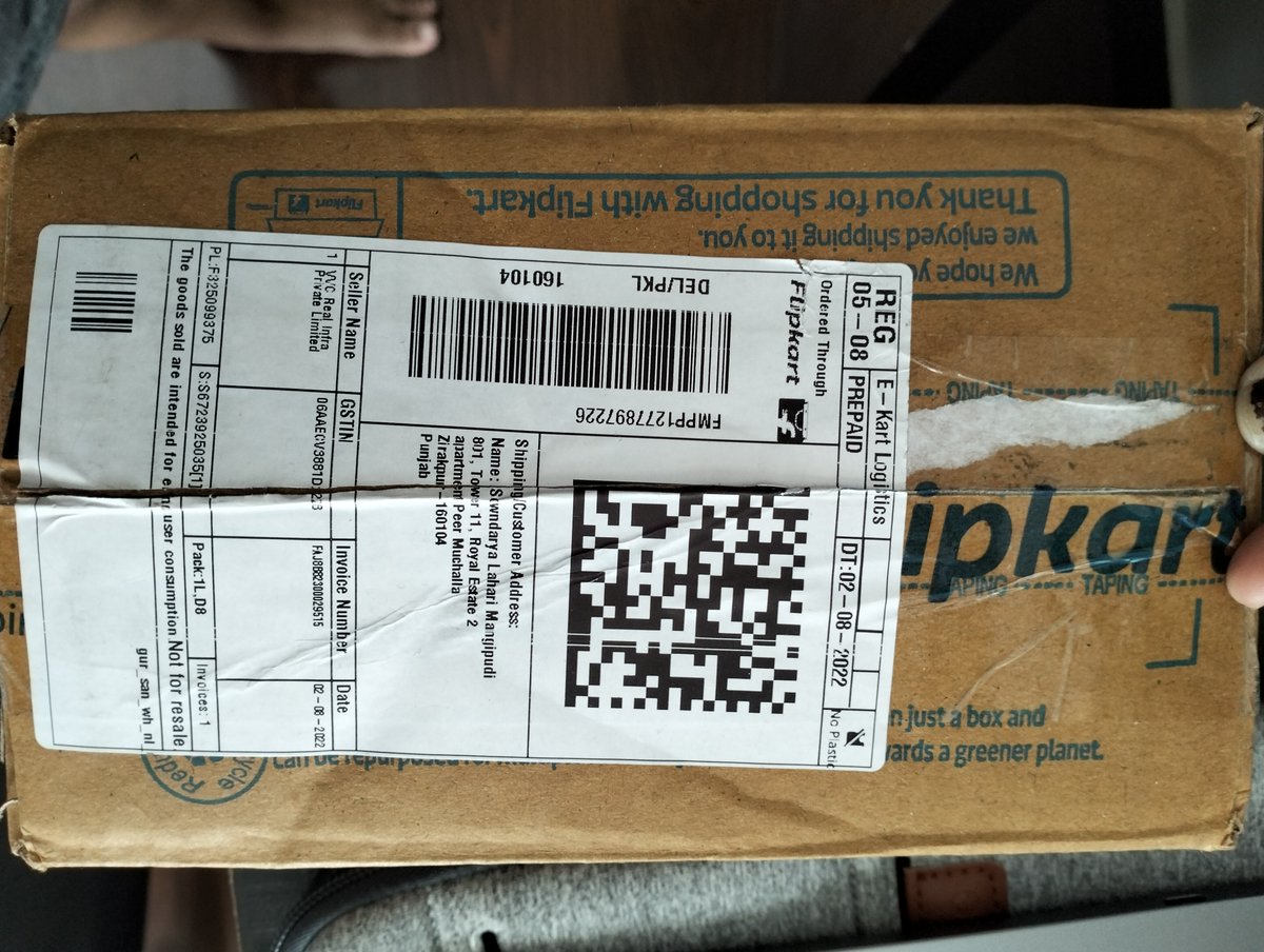 SoundaryaLahar9's tweet photo. Hi Team,

I have placed an order with #flipkart of Oppo Reno 8pro 5g &amp; I received a dummy Vivo phone with a small brick. Kindly help me with my current situation. @Flipkart @flipkartsupport   @_Kalyan_K  @_sachinbansal https://t.co/EqGWOtVVzU