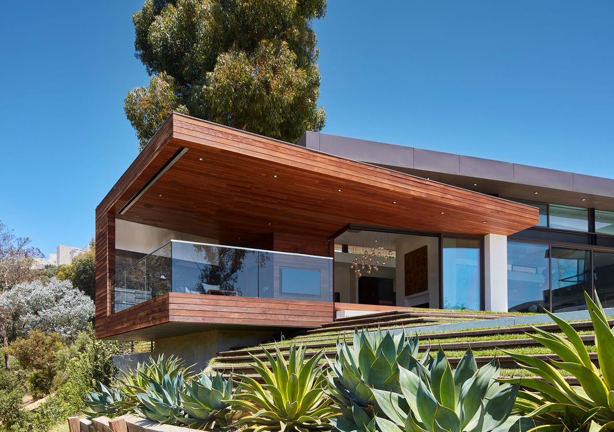 Spectacular Design tweet media