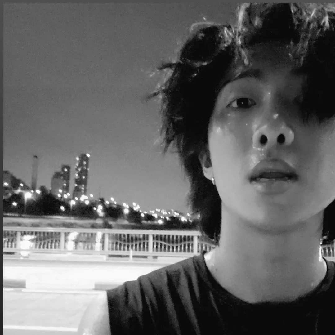 nygmahopee's tweet photo. soy:
○ bisexual
○ heterosexual
● una persona perdidamente enamorada de kim namjoon https://t.co/n0LxIcPRNm