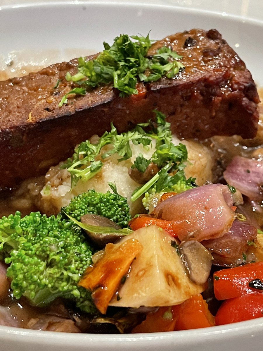 spejampar's tweet photo. The #meatless loaf (@ImpossibleFoods) at @_spiritelephant is excellent! Get it!
#veganmeatloaf #meatlessloaf #whatveganseat #plantbased #veganism #veganfood #vegansofig
#foodpic #foodpicture #crueltyfree #veganfoodporn #foodporn #veganaf #veganlife #plantpower #vegancomfortfood https://t.co/tYSJUgWFoT