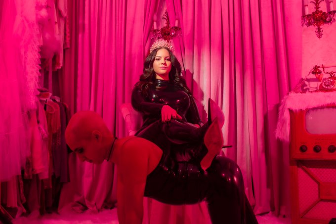 Only impressed by the utmost devotion. https://t.co/C1LWKKVB6V<a href="/tag/brat"class="tags"><span>#brat</span></a>