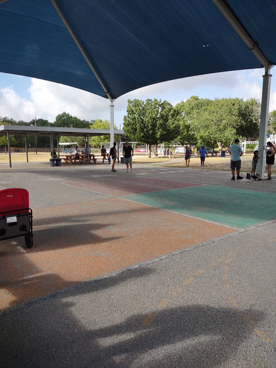 BlantonElem's tweet photo. Blanton Back to School playground meetup happening now until 1030! Play on the playground, sign up for @BlantonBobcats PTA, buy a Tshirt, verify enrollment/registration for 22-23! https://t.co/RGAuNb1ddr