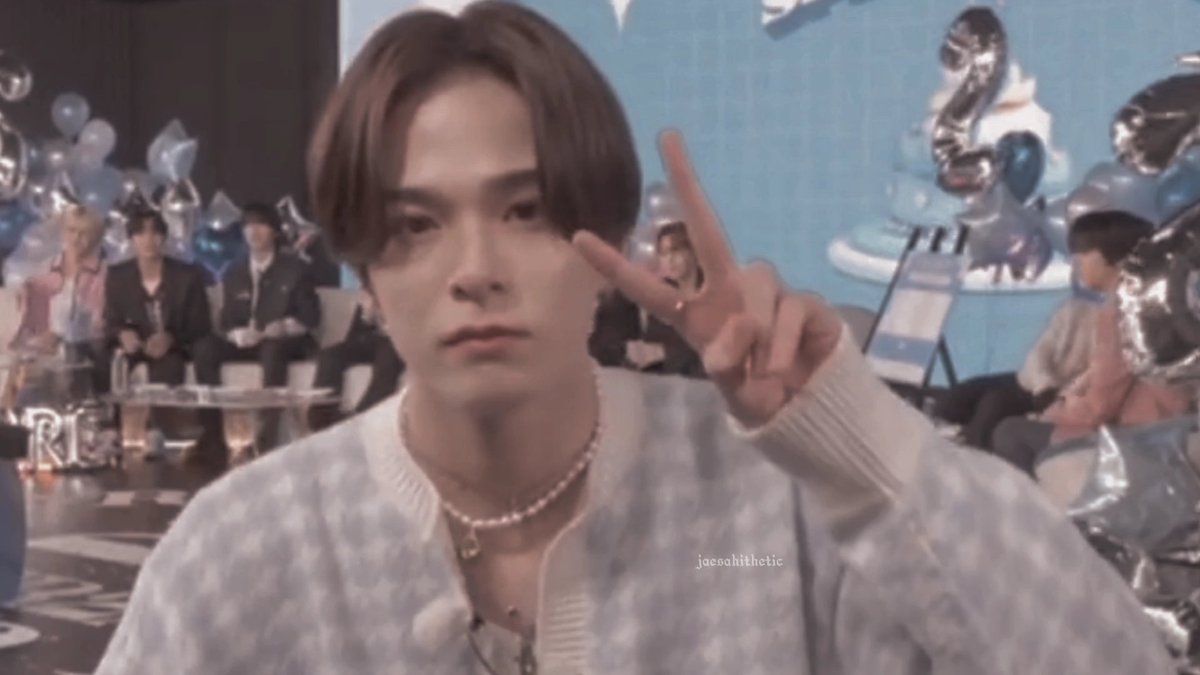 jaesahithetic's tweet photo. A heart and a peace sign for teumes

#아사히  #ASAHI
#윤재혁 #JAEHYUK  #트레저 https://t.co/ibwSosJFdH