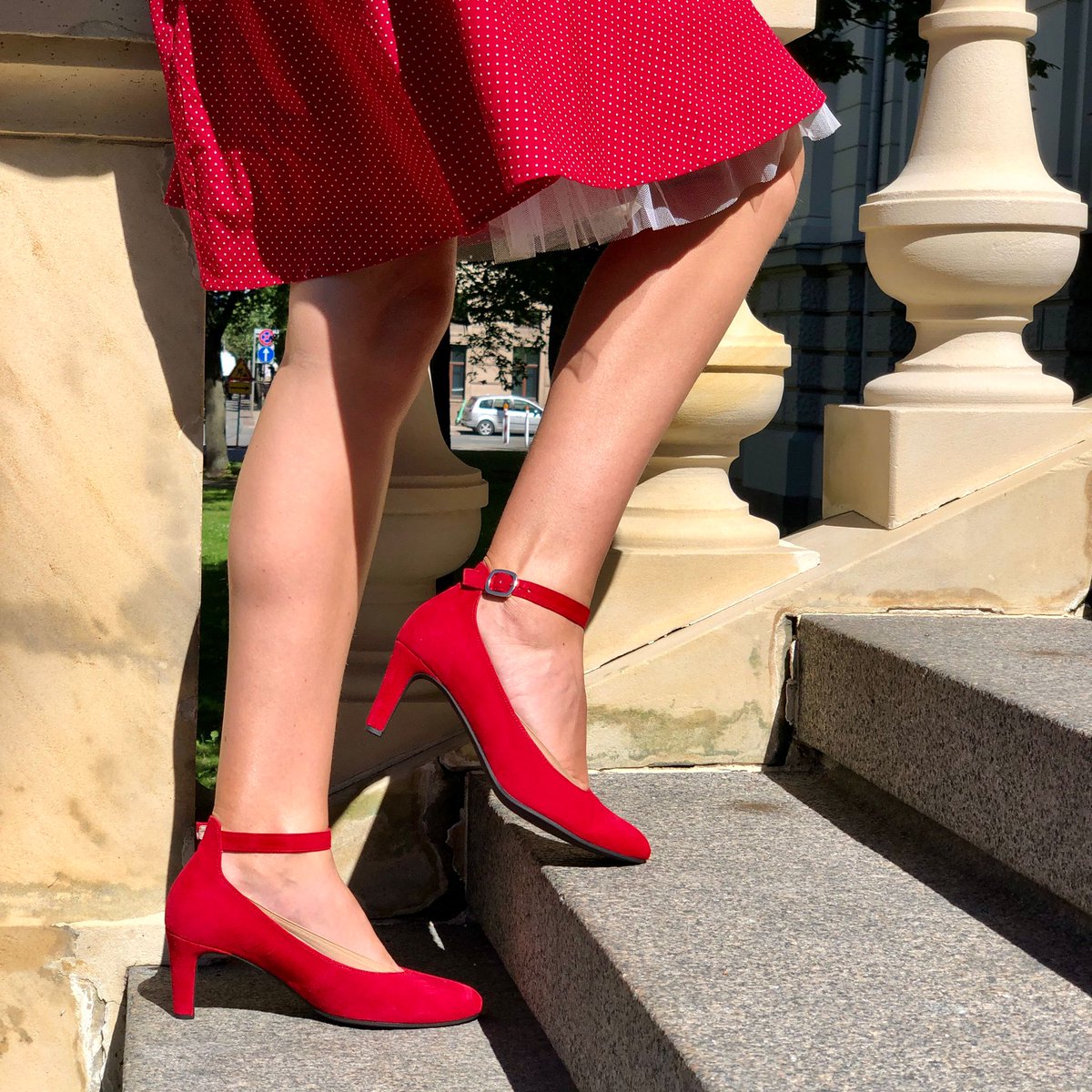 ZaigaUzSalas's tweet photo. Mazliet sačakarējām ar ēnām, bet sarkanas augstpapēžu kurpes tāpat izskatās burvīgi. Vai Tev tā neliekas?
👠 #Gabor 41 - 43.5
https://t.co/U8jMqaPgBA
#highheels #bigshoes #largeshoes #plussizeshoes #tallstyle #tallfashion https://t.co/X8sGSVK9RF