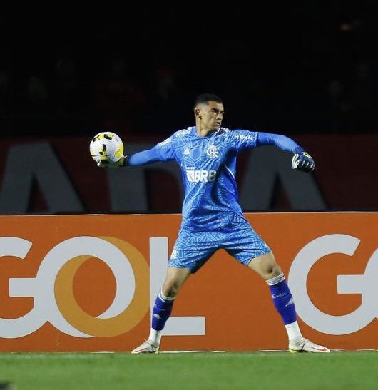 FlaShow72's tweet photo. Precisamos falar desse cara, que quando chegou, se lesionou e não passava confiança, teve bastante erros no começo com o Paulo Sousa e com Dorival é outro goleiro.
TEMOS UM GOLEIRO NAÇÃO
#Flamengo #FlaShow72 https://t.co/hEerusFlmK