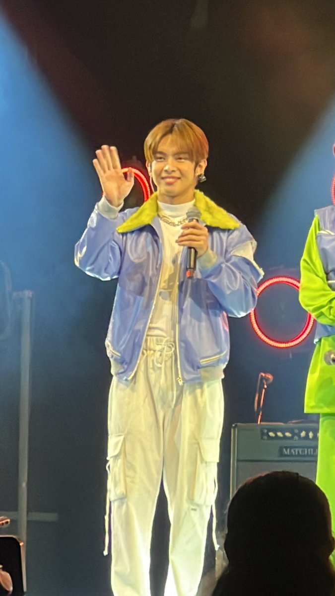 PEPalerts's tweet photo. Teka lang wait parang si @jah447798 ang bias ko for today’s videoowwww

@SB19Official 
#AcerDay2022
#MakeYourGreenMark https://t.co/lexHrOYirz