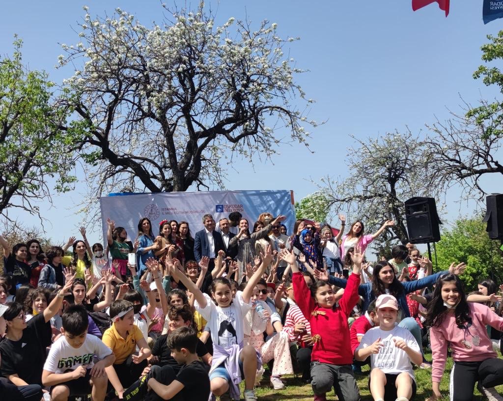 İstanbul Masal Okulu (@istmemmasal) on Twitter photo İstanbul Masal Şöleninde yüzlerce çocuk doğayla ve masalla buluştu. Ağaçların altında masallar dinlenildi ve rengarenk etkinlikler yapıldı. <a href="/memleventyazici/">Levent Yazıcı</a> <a href="/istanbulilmem/">İstanbul İl Millî Eğitim Müdürlüğü</a> <a href="/ist_arge/">İSTANBUL MEM AR-GE</a>
📍Güçlü Eğitim Güçlü Türkiye İstanbul Masal Şöleninde yüzlerce çocuk doğayla ve masalla buluştu. Ağaçların altında masallar dinlenildi ve rengarenk etkinlikler yapıldı. <a href="/memleventyazici/">Levent Yazıcı</a> <a href="/istanbulilmem/">İstanbul İl Millî Eğitim Müdürlüğü</a> <a href="/ist_arge/">İSTANBUL MEM AR-GE</a>
📍Güçlü Eğitim Güçlü Türkiye