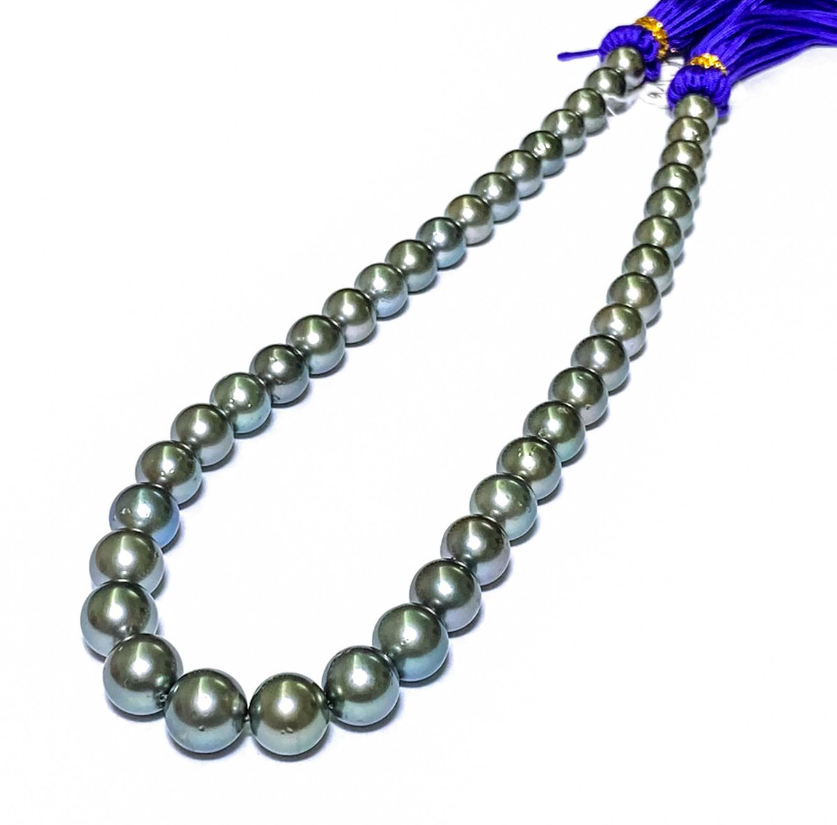 ES_PEARLS's tweet photo. Excited to share the latest addition to my #etsy shop: Wedding 4+ Quality 9 - 11.5mm 41 pcs Tahitian South Sea Natural Peacock Gray Green Round Cultured Pearl 16" Strand - 18" Necklace https://t.co/UXhB12r79z #yes #victorian #no #pearlshell #girls #pearl #gray #green # https://t.co/05A8WPHvye