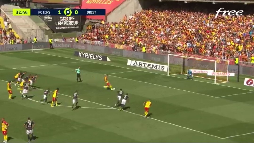 memech599's tweet photo. Et la on retire pas ? #RCLSB29 https://t.co/3OSc1hUMPL