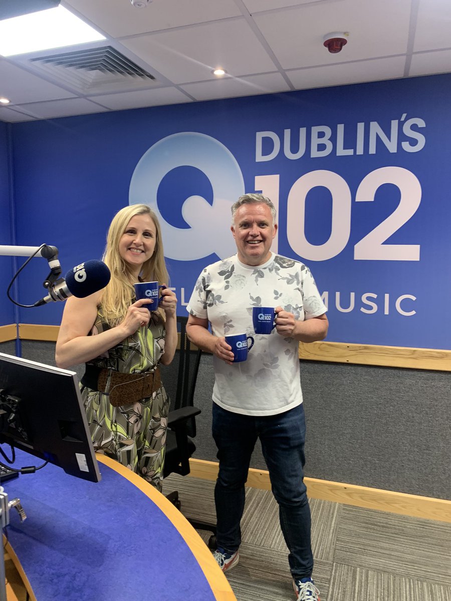 Q102FeelGood's tweet photo. Hi @russellcrowe we’ve read you are in town. Last time you spoke to @liam_coburn and @AlisonMaryORE you said you would pop in for a cuppa. Let us know what time you want us to put the kettle on! ☕️ 🫖 https://t.co/Mjsewkw3bj